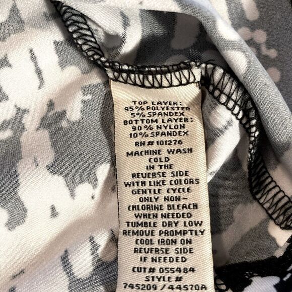 ECI Black White Abstract Blouse Small - Picture 4 of 6